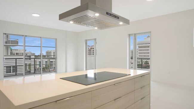 Building Photo - 155 E Boca Raton Rd