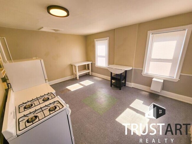 Building Photo - 2 bedroom apartment in East Falls