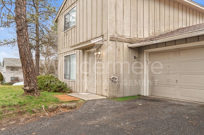 Building Photo - 2702 E 31st Ave