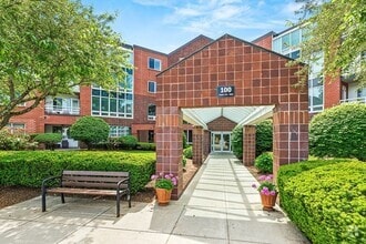 Building Photo - 100 Place Ln