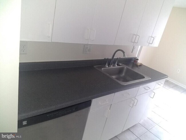 Foto del edificio - 5407 Fallriver Row Ct