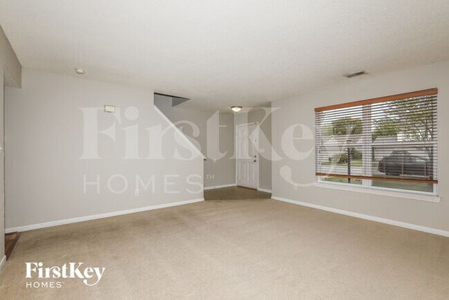 Foto del edificio - 5356 Wood Hollow Dr