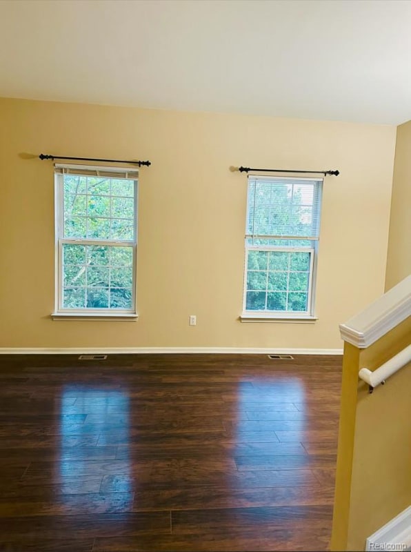 Building Photo - 44701 Ellery Ln