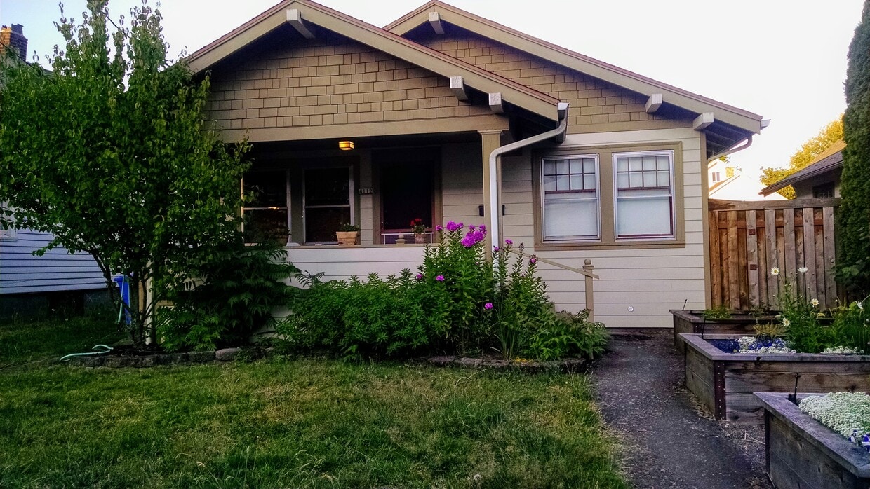 Primary Photo - 4112 SE 24th Ave