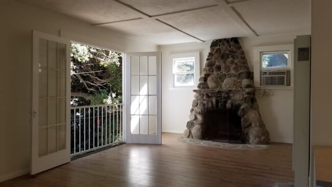 Building Photo - 1565 N Beverly Glen Blvd