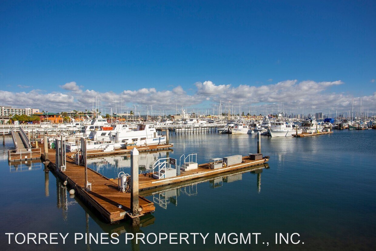 Building Photo - 4411 Mentone St