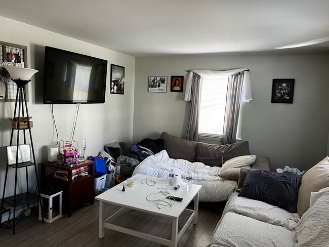 Building Photo - Humphrey Residences