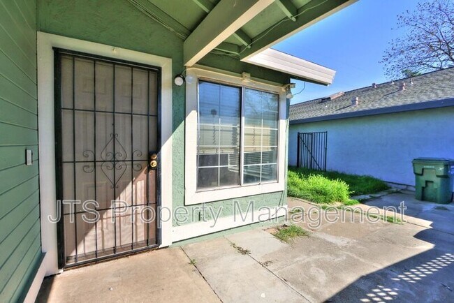 Foto del edificio - 7733 Temwoods Way