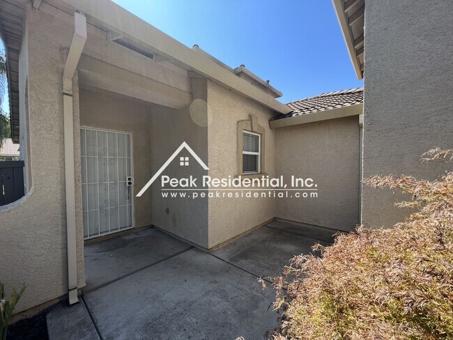 Foto del edificio - Very Nice North Natomas 3bd/2.5ba With 2 C...
