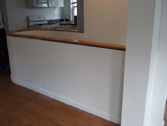 Building Photo - 38 Holman St