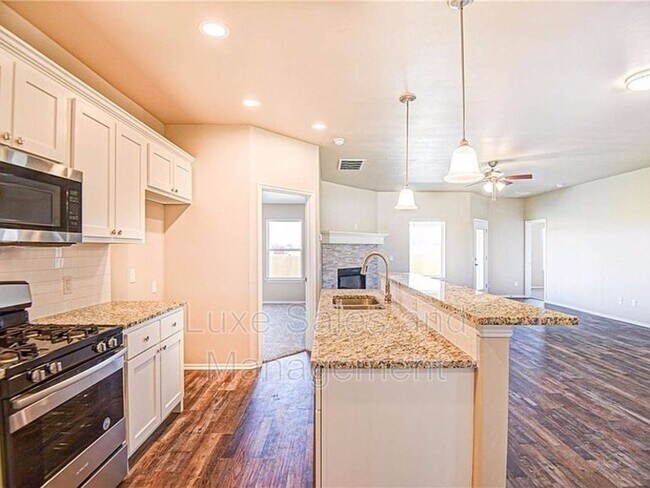 Building Photo - 10612 Mountain Fork Dr