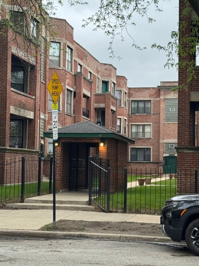 Foto del edificio - 6108 S Dorchester Ave