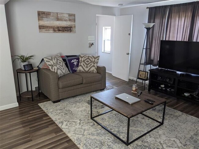 Foto del edificio - 148 Sceneridge Ave