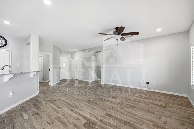 Foto del edificio - 16536 W Rock Springs Ln