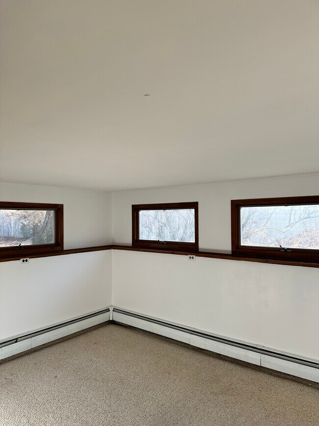 Building Photo - 17 Baywood Ln
