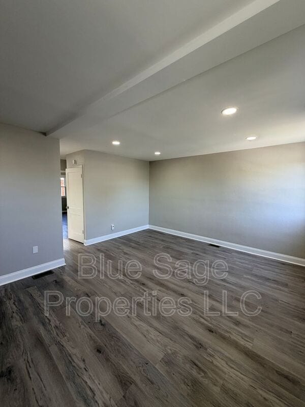 Foto del edificio - 1012 Burnside Rd