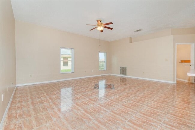 Building Photo - 851 Mendoza Dr