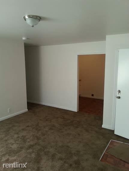 Building Photo - 1 br, 1 bath Condo - 714 Maylene Drive #D8