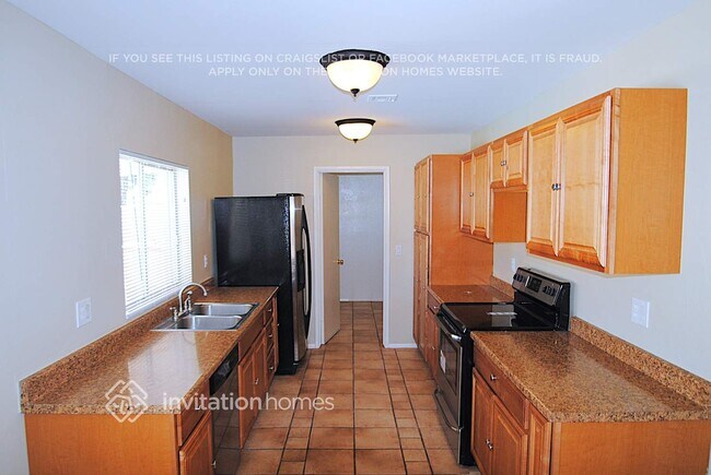 Building Photo - 5216 W Laurie Ln