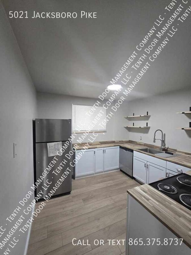 Foto principal - 5021 Jacksboro Pike
