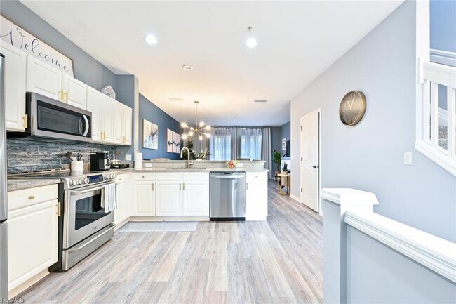 Foto del edificio - 981 Hampton Cir