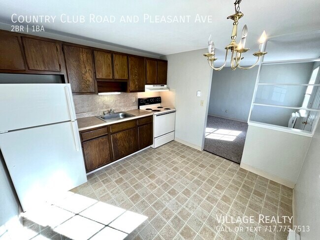 Foto del edificio - 605 Country Club Rd