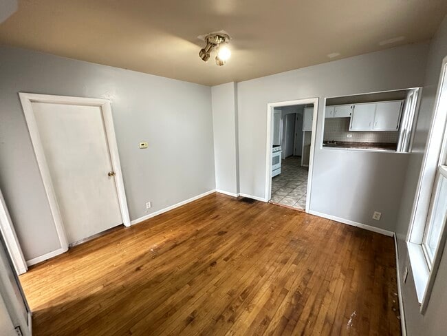 Building Photo - Chemung St 416