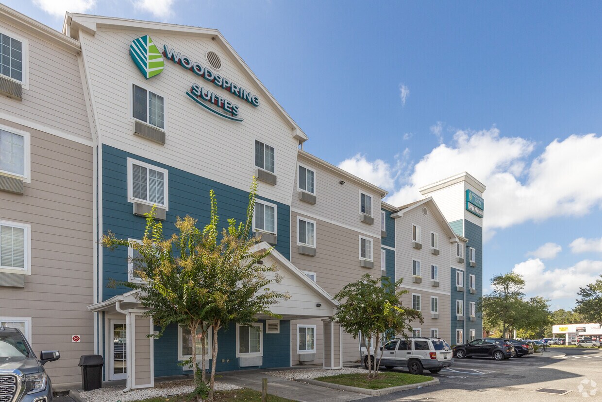 Furnished Studio Sanford Apartments in Sanford, FL