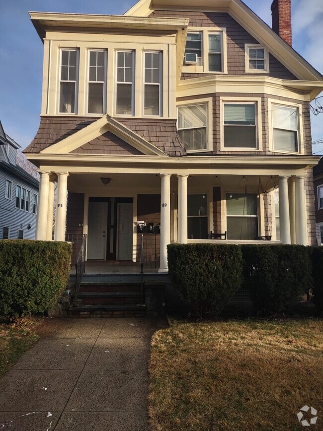 Historic District Apartments for Rent with Hardwood