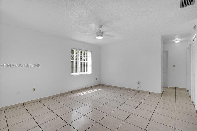 Foto del edificio - 4776 E 10th Ave