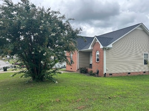 Building Photo - 1030 Woodland Dr