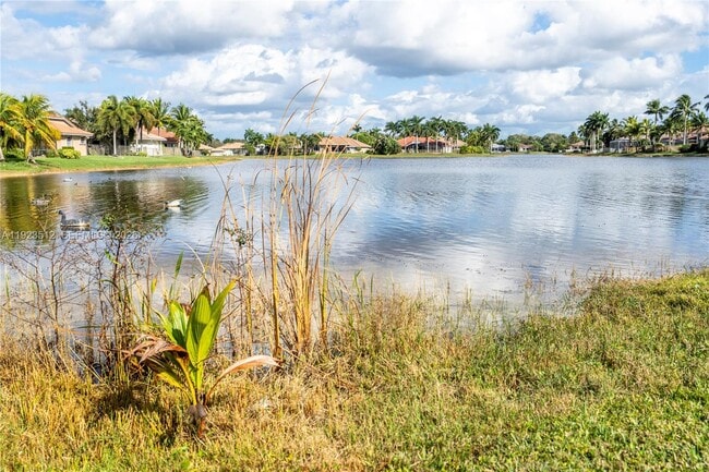 Building Photo - 2994 Oakbrook Dr