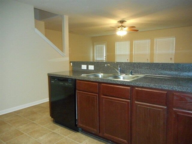 Foto del edificio - 15911 Sheldon Ridge Way