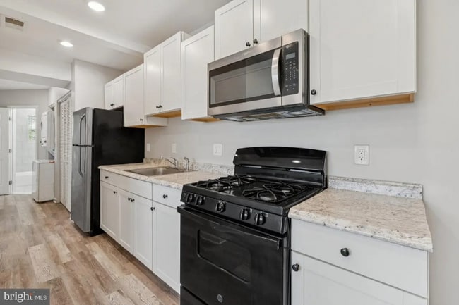 Foto del edificio - 430 Condon Terrace SE