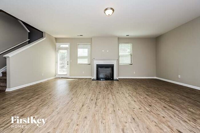 Building Photo - 1094 Lear Dr