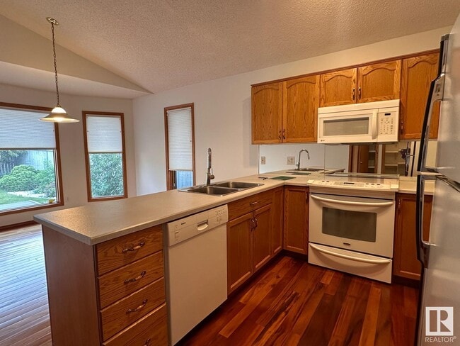 Building Photo - 643 Jenner Cove NW