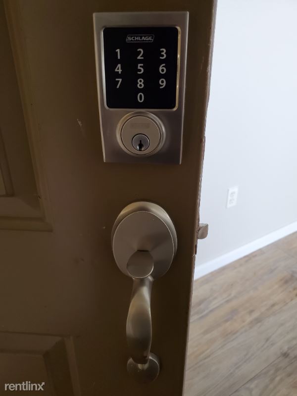 Foto del edificio - 2 br, 1 bath Condo - 6005 Castlegate Dr W