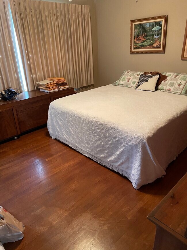 Foto del edificio - 620 N BEDFORD Dr