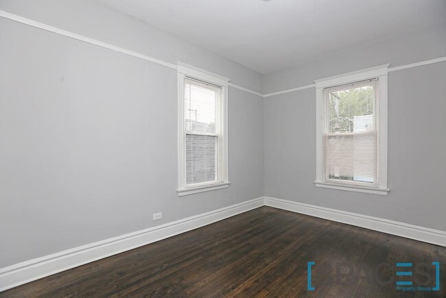 Building Photo - 2701 N Albany Ave