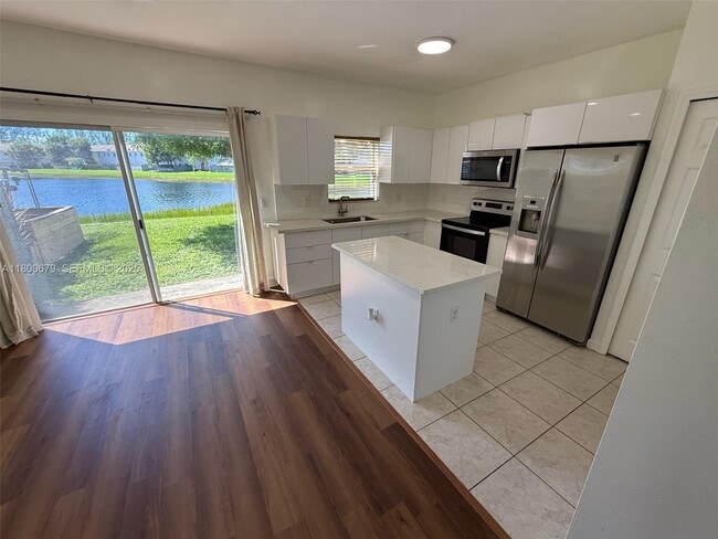 Building Photo - 2938 SE 15th Terrace