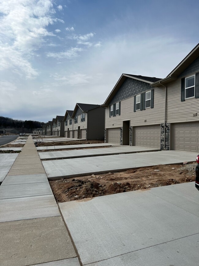 535 McKay Way, Waterloo, WI 53594 Townhome Rentals in Waterloo WI