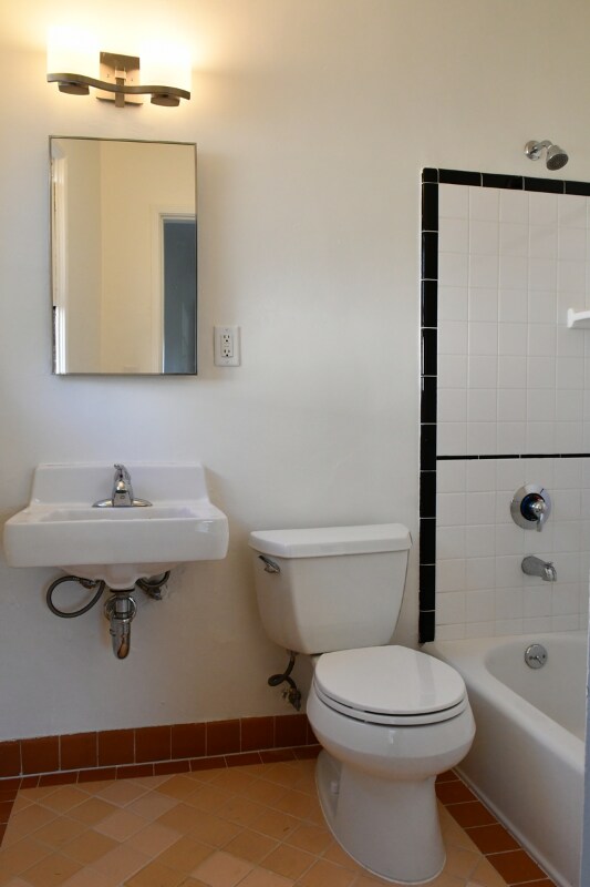 Foto del edificio - 6160 Orange St