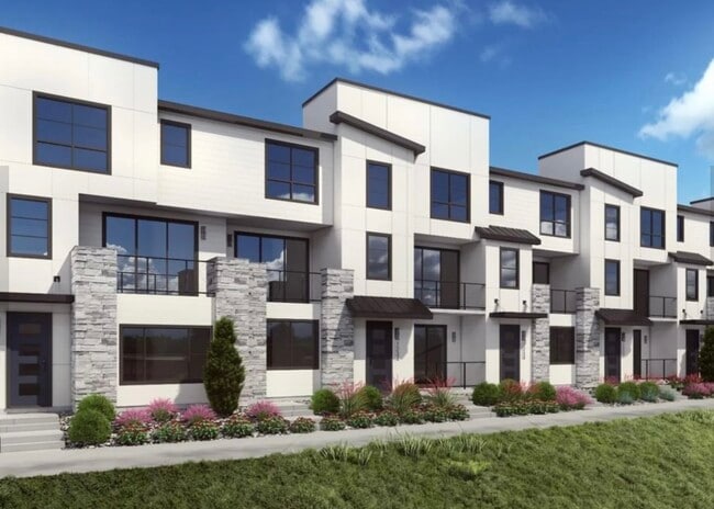 Building Photo - 2000 S Holly St