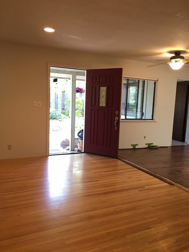 Building Photo - 12381 Sunset Ave