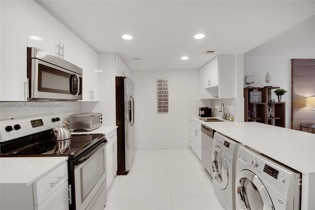 Foto del edificio - 155 Ocean Ln Dr