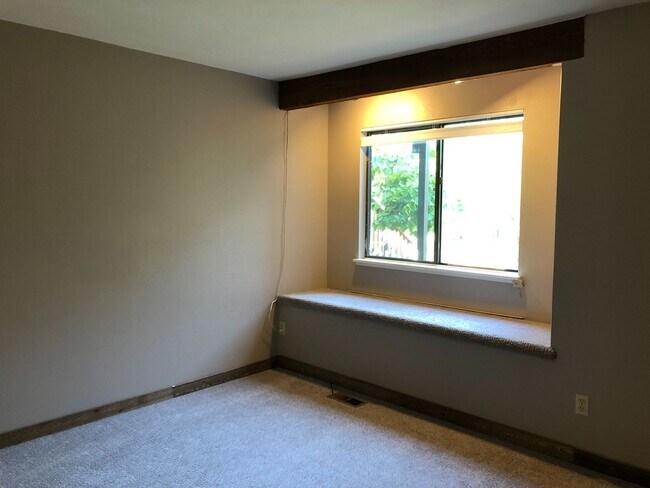Foto del edificio - 2 Br/1 Ba Condo in Shanahan Ridge