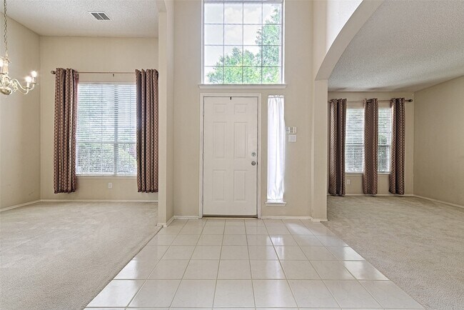 Foto del edificio - 9701 Thorncliff Dr