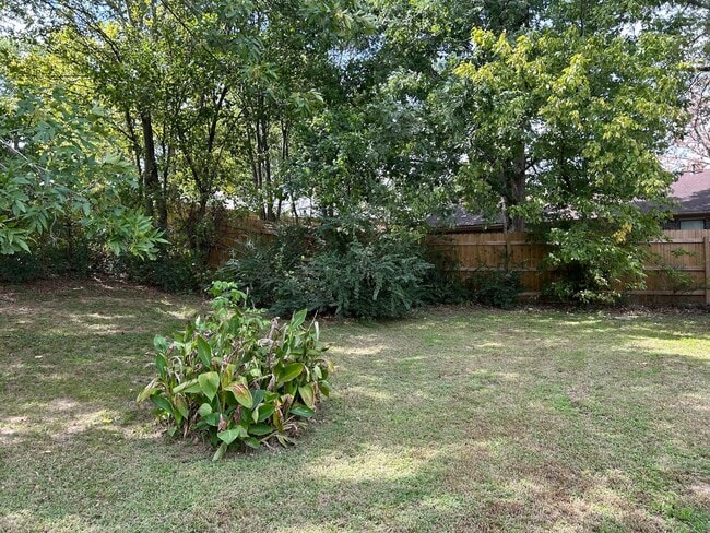 Building Photo - 7397 Meadowbrook Dr