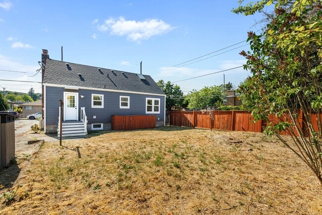 Foto del edificio - Bright & Spacious Remodeled Home Near Columbia City, Mt. Baker & Lake Washington