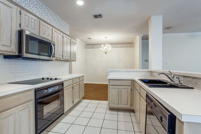 Building Photo - Amazing Coppell Pad For Rent!